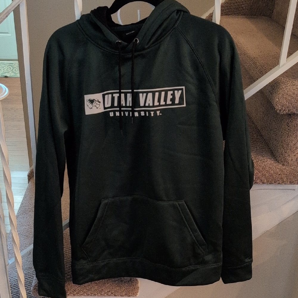 Colosseum NCAA Utah Valley University Men's Dark Green Hoodie In Medium NWT